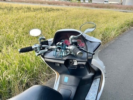 ホワイトカラー‼︎ 【YAMAHA マジェスティ】シンプルライトカスタム‼︎