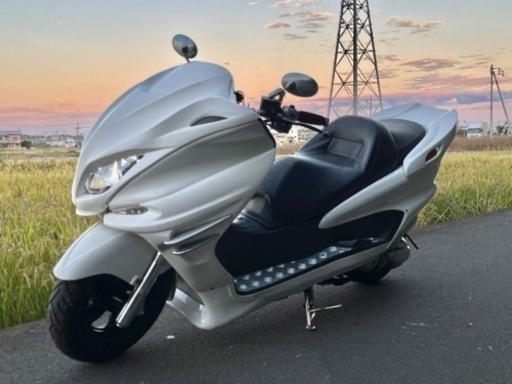 ホワイトカラー‼︎ 【YAMAHA マジェスティ】シンプルライトカスタム‼︎