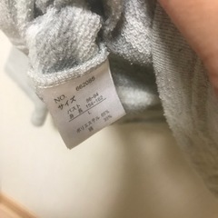グレーカーディガン の画像