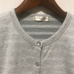 グレーカーディガン の画像