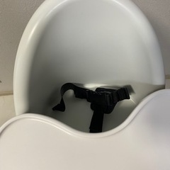 ベビービョルンハイチェア ハーネス付きの画像