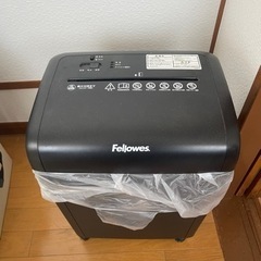 【値下げしました】シュレッダー　コンパクト 62MC