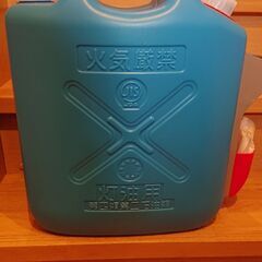 年末までに売り切り希望【美品】灯油タンク18ℓとポンプ受けのセットの画像