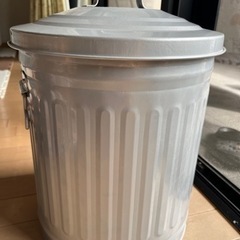 【決まりました】フタ付きペール缶