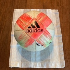アディダス　サッカーボール　サイズ4