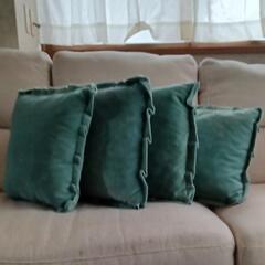 クッション　4つ