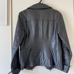 マイケルコースの革ジャケットの画像