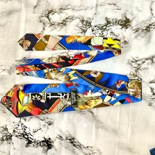 ガレ柄　⭐︎ HERMES ⭐︎ ユニセックス　スカーフ　ネクタイ　希少柄