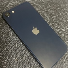 iPhone SE 第3世代 64G バッテリー100% 美品です！の画像