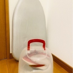 TOSHIBA コードレスアイロン　アイロン台セットの画像