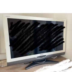 シャープ　AQUOS テレビ　32インチホワイト