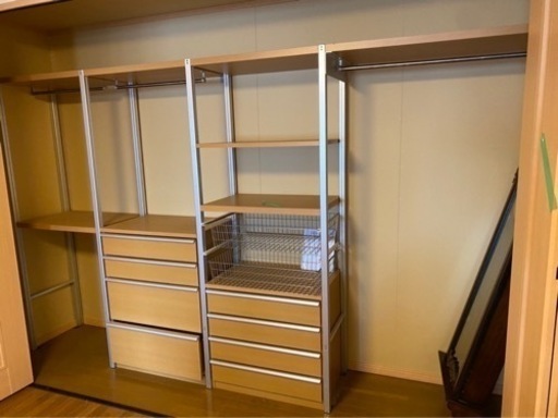 クローゼット収納棚