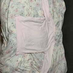 GAPのピンクのトレーナーの画像