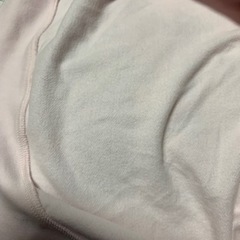 GAPのピンクのトレーナーの画像