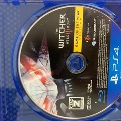 PS4、ゲームソフト、コントローラー2つの画像