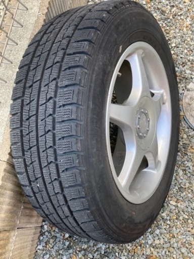 引き取り者決定【215/60R16 95Q】スタッドレスタイヤ　ホイル付き　車