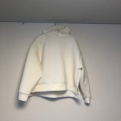 新品未使用　白いパーカー
