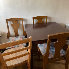 テーブル&イスの画像