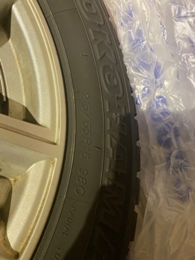 取引中！！　ホイール付きスタッドレスタイヤ　YOKOHAMA（215/65R16R）4本