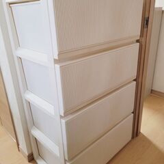 【引き取り予定者決定しました】プラスチック製の収納　4段　タンス...