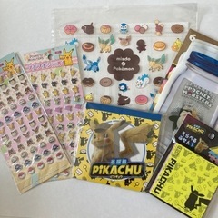 シール、キーホルダー、積み木などなど