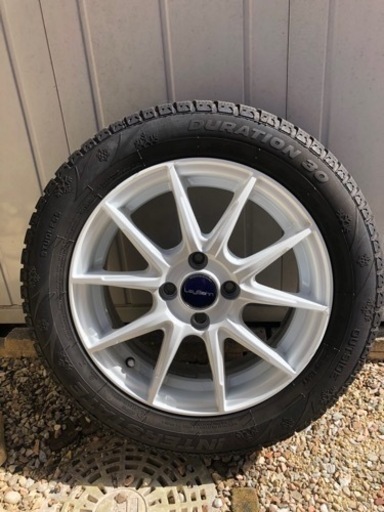 寒波のくる前に　白くてオシャレ　スタッドレスタイヤ　185/60/15