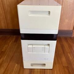 米びつ　Rice Dispenser