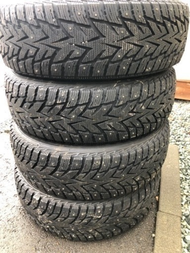 新品未使用　225 65R17 スパイクタイヤ　ピンタイヤ