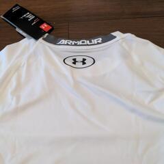 UNDER ARMOUR　新品インナーシャツSMの画像