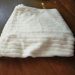 モコモコ　ふわふわ　マフラー　ファー　白　クリーニング済の画像