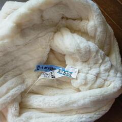 モコモコ　ふわふわ　マフラー　ファー　白　クリーニング済の画像