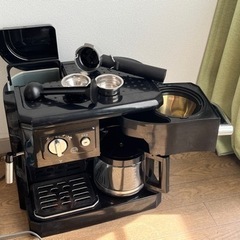 定価28,000デロンギ　エスプレッソ&コーヒーメーカー　カフェ...