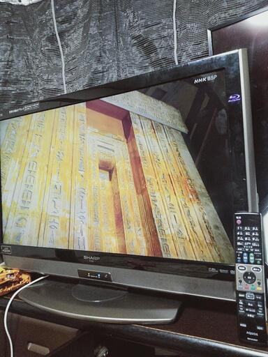 SHARP　Blu-ray内蔵32型液晶テレビ　リモコン付き