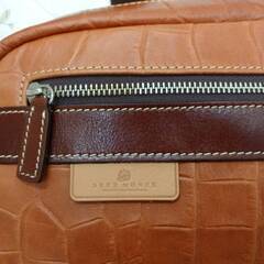 新品未使用 DEUX MONCX　デュモンクス　ボディーバック　レザーの画像