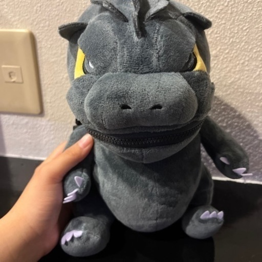 ゴジラのぬいぐるみリュック