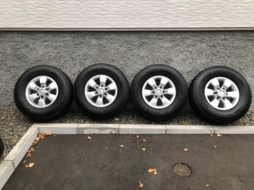 ハイラックスサーフ、プラド、ハイラックス、FJクルーザー　ホイール付スタッドレス