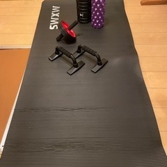 宅トレセット　除菌済み(ヨガマット、フォームローラー他)の画像
