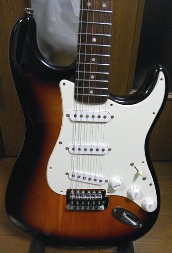 ギターとアンプのセット【Squire製ストラトキャスターとMarshall製ギターアンプ 】動作品