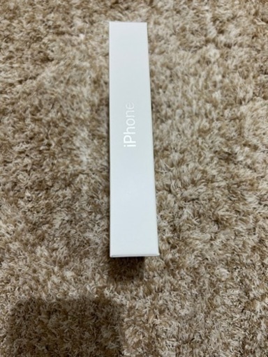 iPhone se 3代　64g 白　新品　未開封