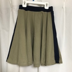 【140㎝女子】冬物トップス、フレアスカート　古着の画像