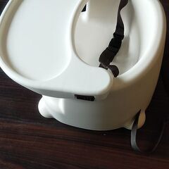 Richell ベビーチェア (床置き使用のみ可)
