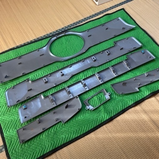 ⭐︎日野純正グリルパーツ　現行17プロフィア⭐︎ 新車外し！美品！