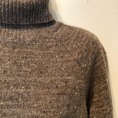 【お取引先決まりました　服あげます　即日取引希望】タートルネックセーターの画像