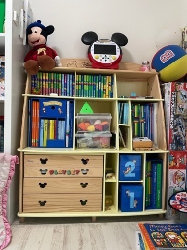ディズニー英語システムの棚　おもちゃ棚としても