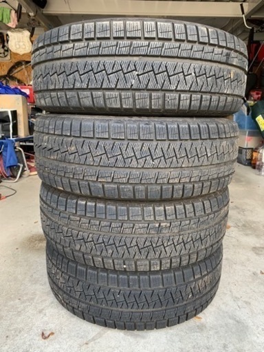 バリ溝　225/60R17 スタッドレス  2019年　ピレリ