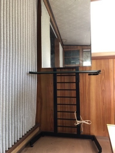 美容室で使用する鏡　セット面　1台お譲り致しました。残り1台です