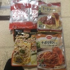 食材(パスタソース、カレー等、サバ.さんまの缶詰の画像