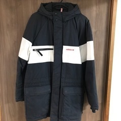 adidasのベンチコート