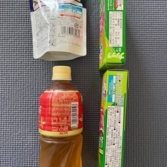 おやつセット4点 プリッツ2個とCheeza、烏龍茶600mlの画像