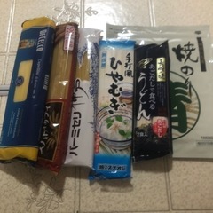 食材(パスタソース、カレー等、サバ.さんまの缶詰の画像